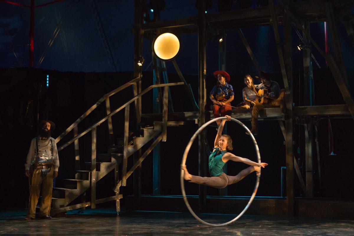 Saloon, Cirque Éloize